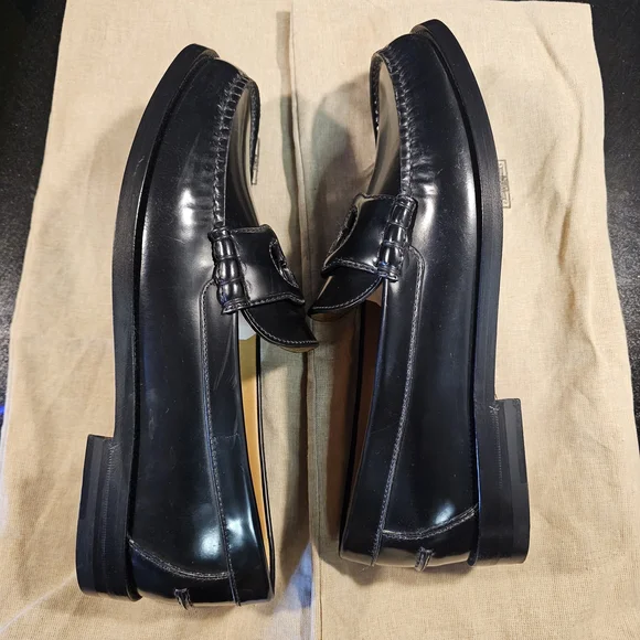 New Gucci Black Leather Loafers For Men (Never Worn Outside)